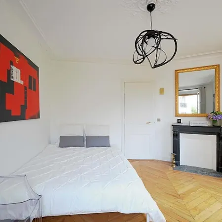 Large Luxury Flat Next To Champs Elysee Apartment *